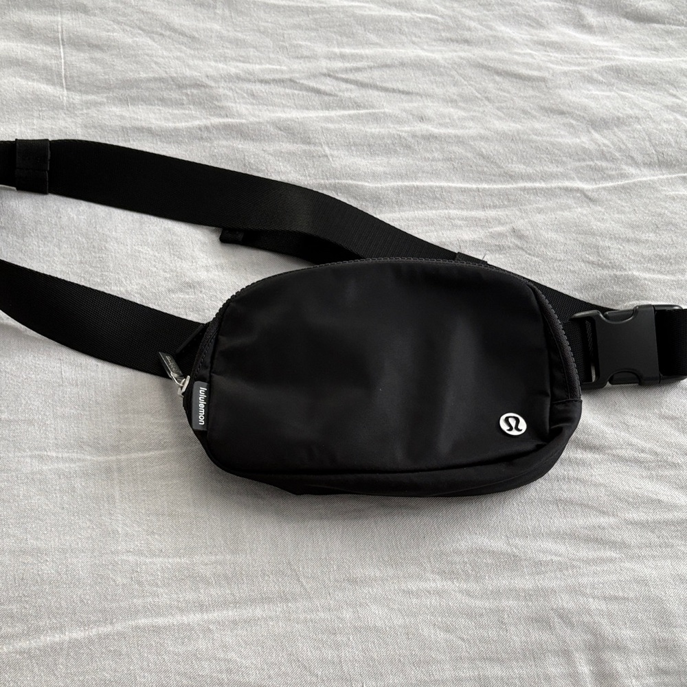 Lululemon belt bag. Brand new